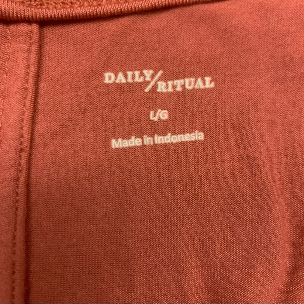 Daily Ritual Women's Large V-Neck Sleeveless Tank Top - Mauve Pink Knit Shirt - Picture 4 of 4